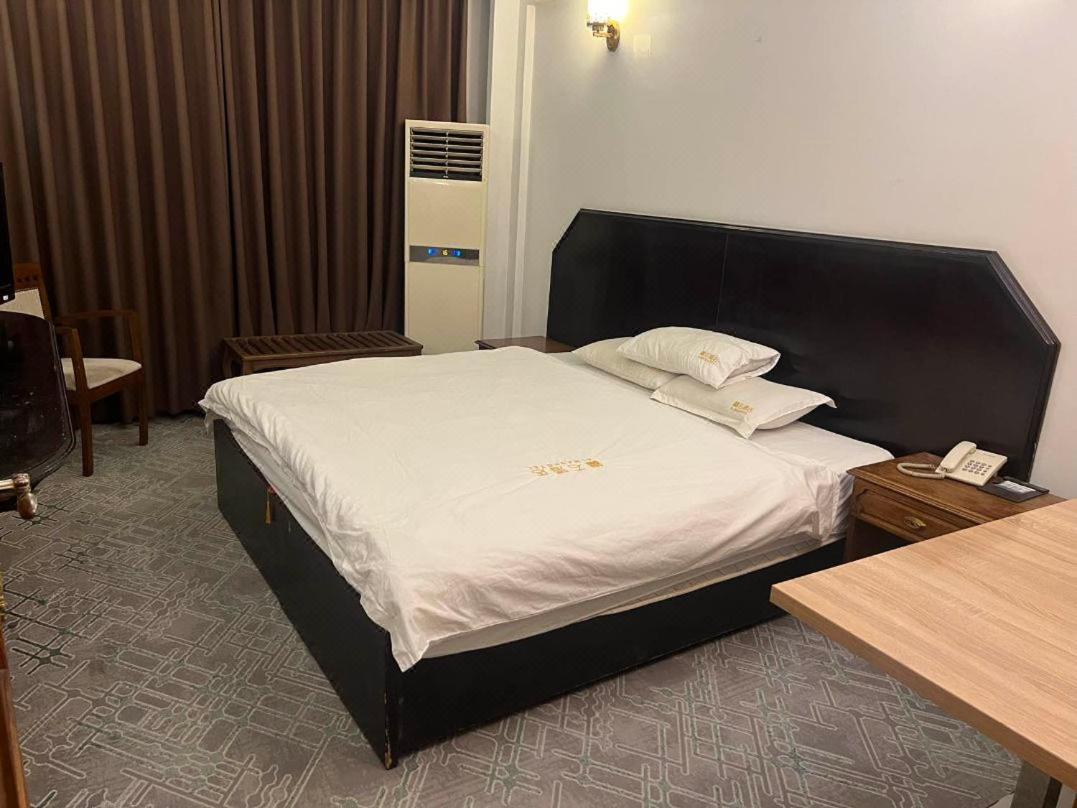 Al Mas Hotel Baghdād Esterno foto